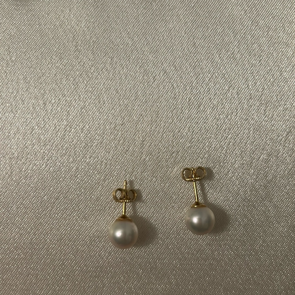 Mikimoto 7.9 to 8 mm stud earringsgs